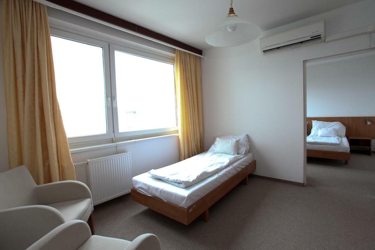 Aranypart Hotel Шиофок Экстерьер фото