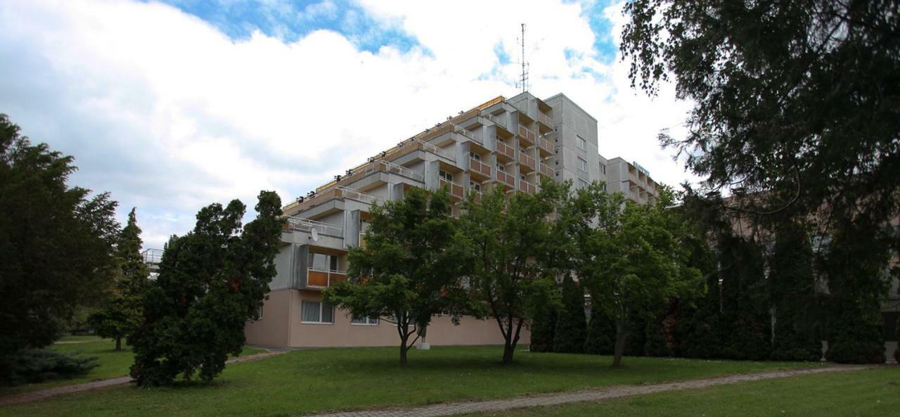 Aranypart Hotel Шиофок Экстерьер фото