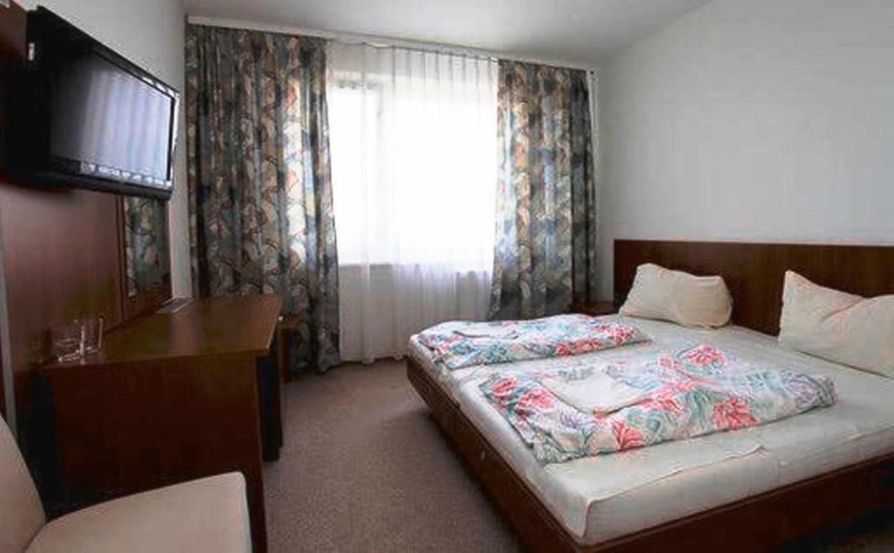 Aranypart Hotel Шиофок Экстерьер фото